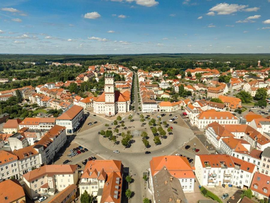 Pension Markt Нойштрелиц Экстерьер фото